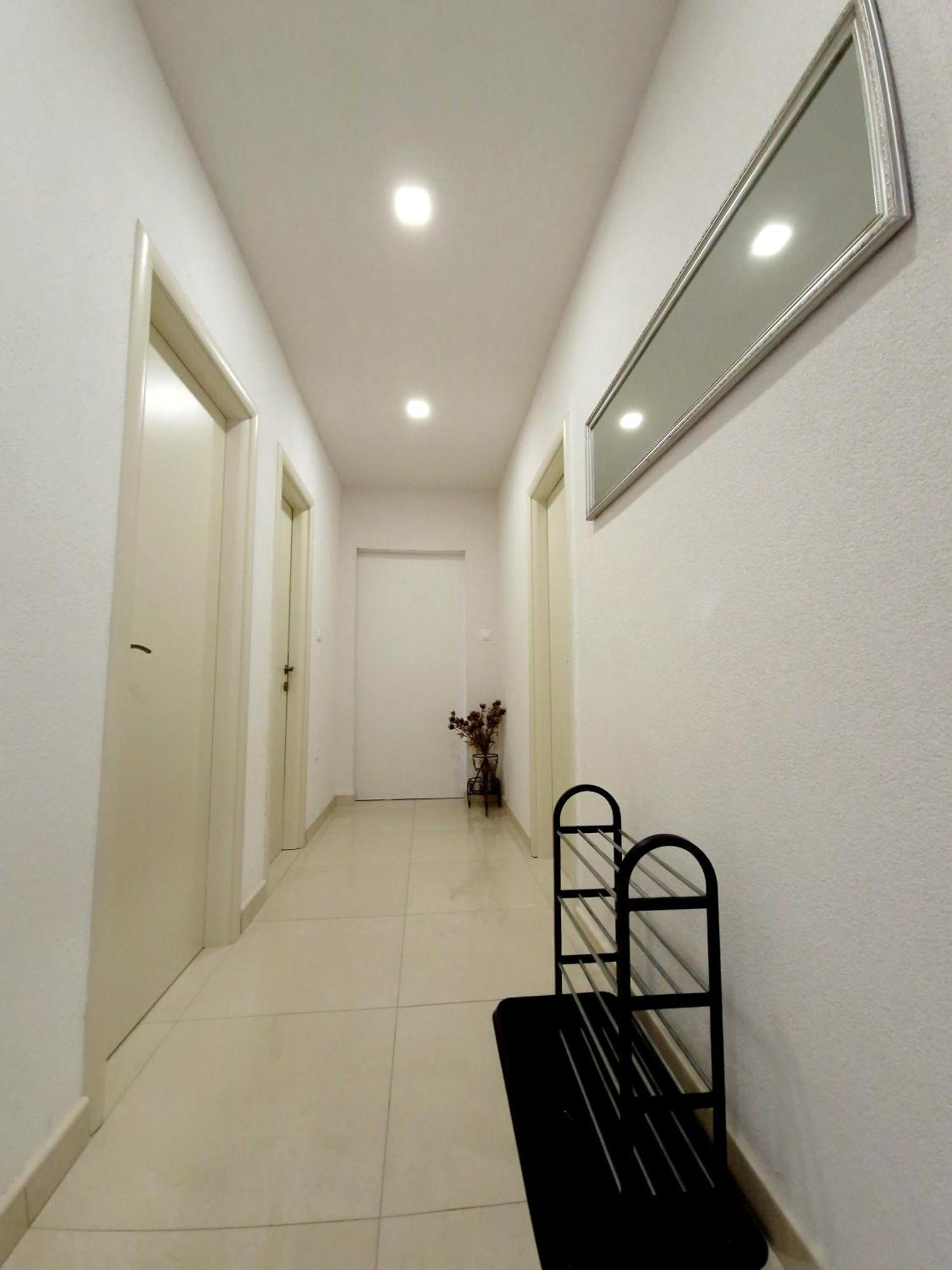 2 Bedroom Apartment Ljubica Синь Екстер'єр фото
